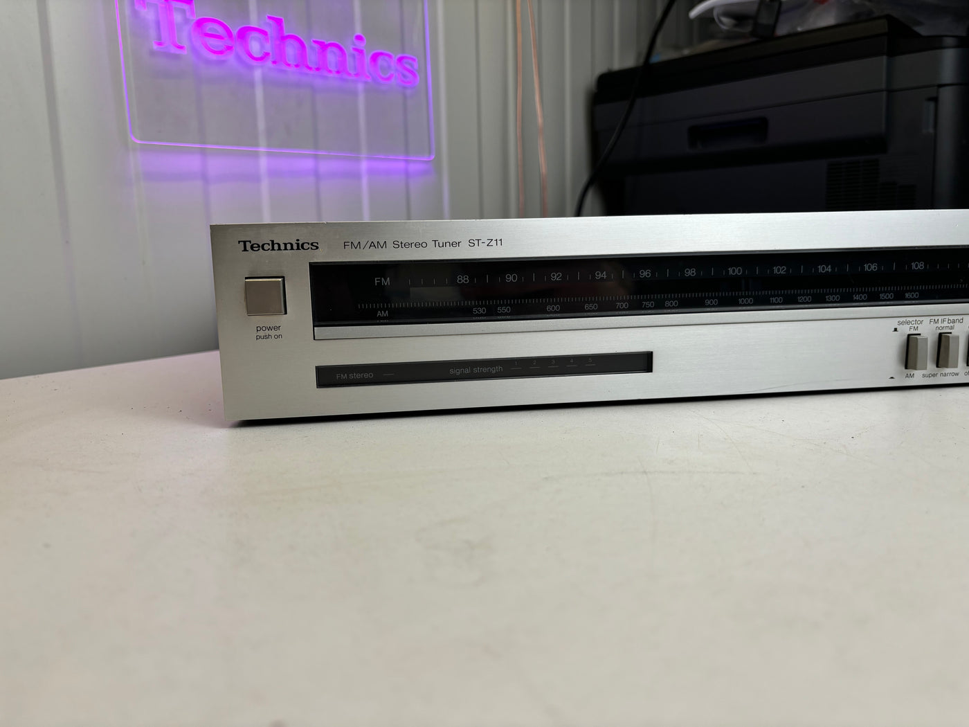 Technics ST-Z11 FM/AM Stereo Tuner