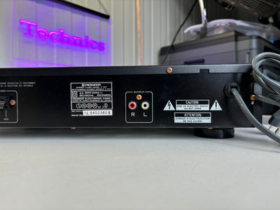 Pioneer F-737 FM/AM Stereo Tuner