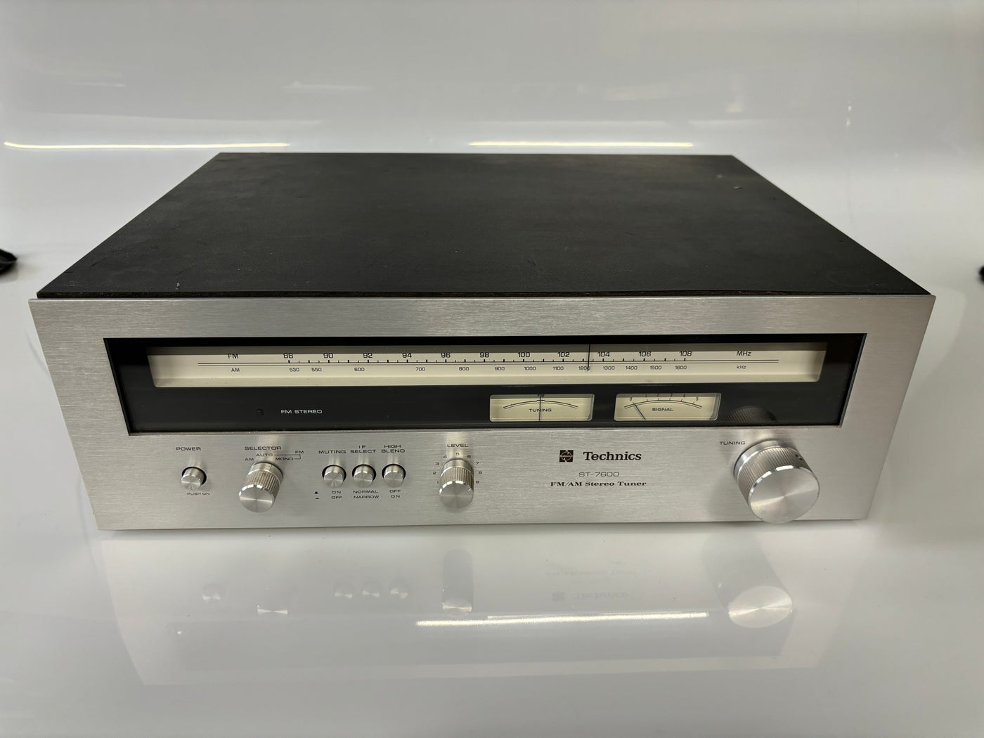 Technics ST-7600 AM/FM-stereotune