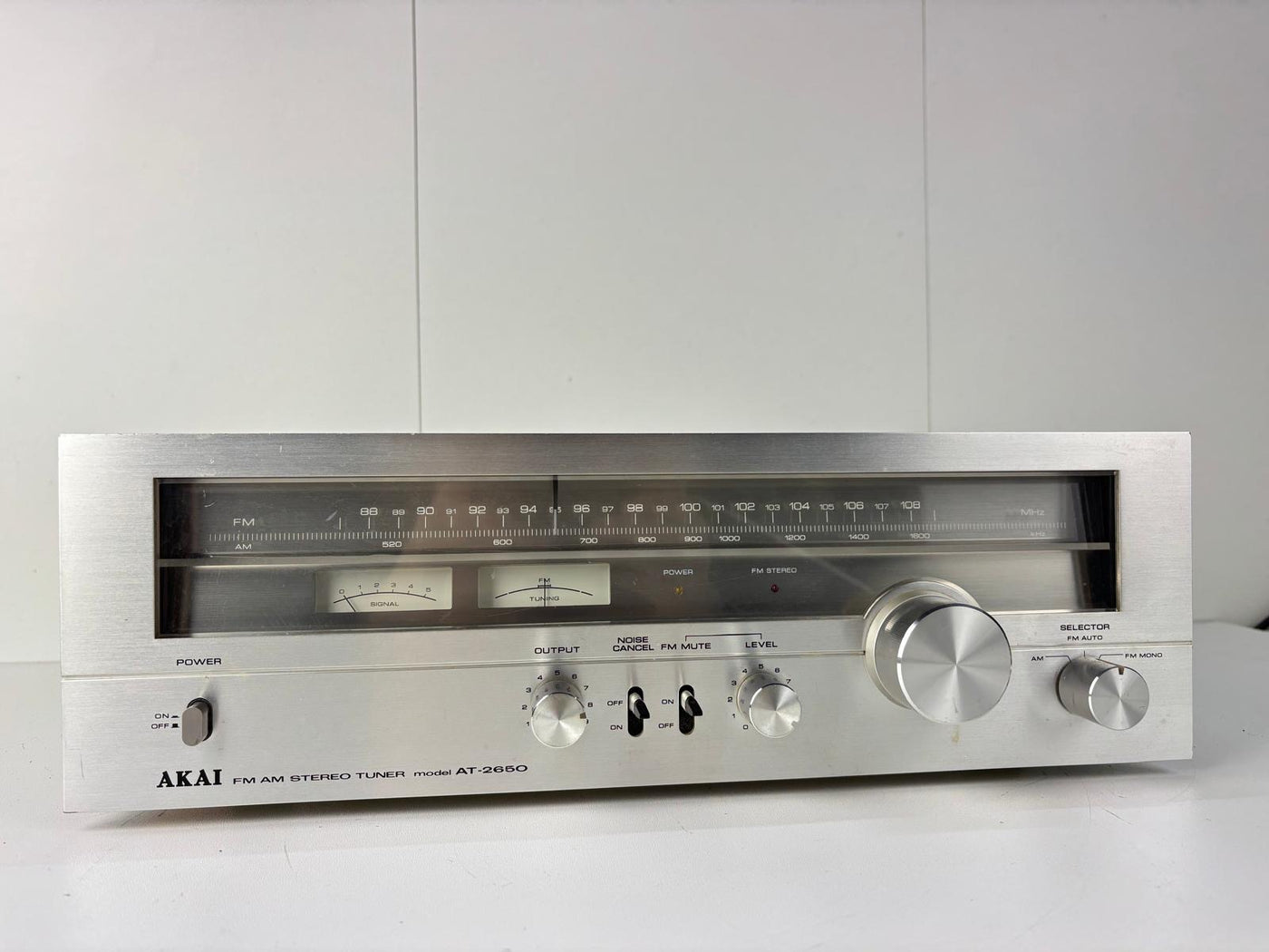 Akai AT-2650 FM AM Stereo Tuner