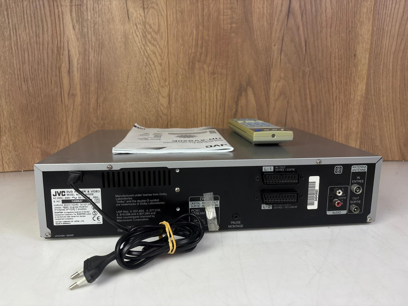 JVC HR-XVS20 Super VHS ET Videorecorder DVD Player