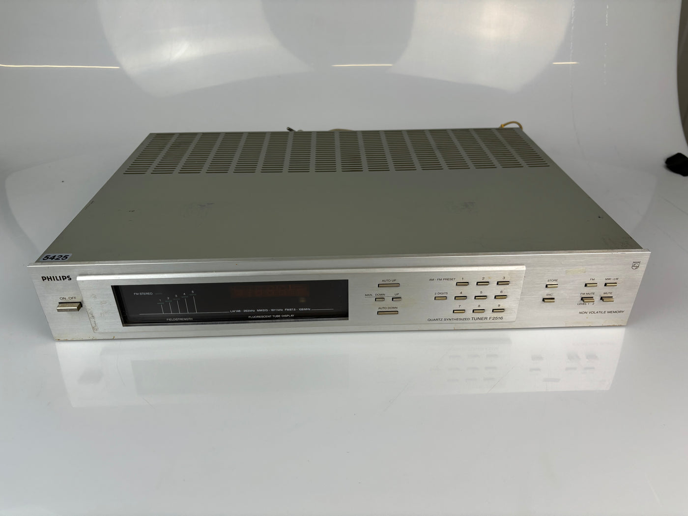 Philips F2516 Quartz Synthesized Tuner