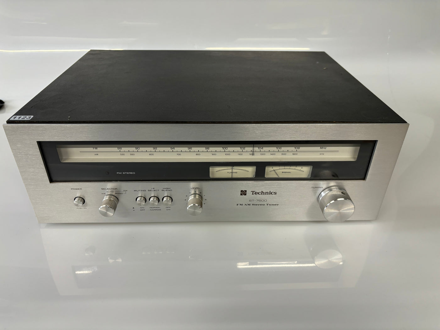 Technics ST-7600 AM/FM-stereotune