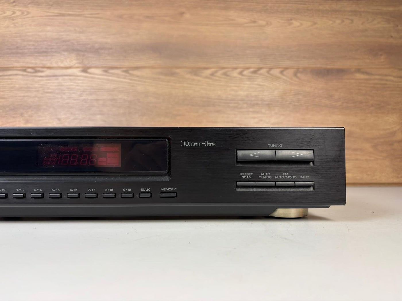 Akai AT-27 Quartz Synthesizer Tuner