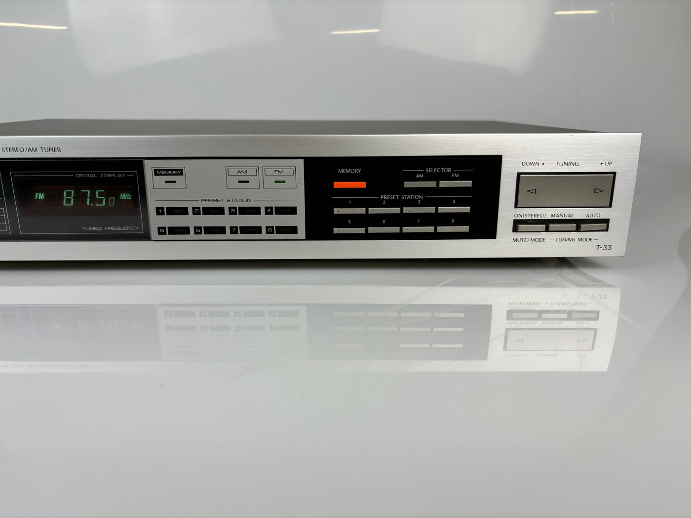 Onkyo T-33 Synthesized AM/FM Tuner