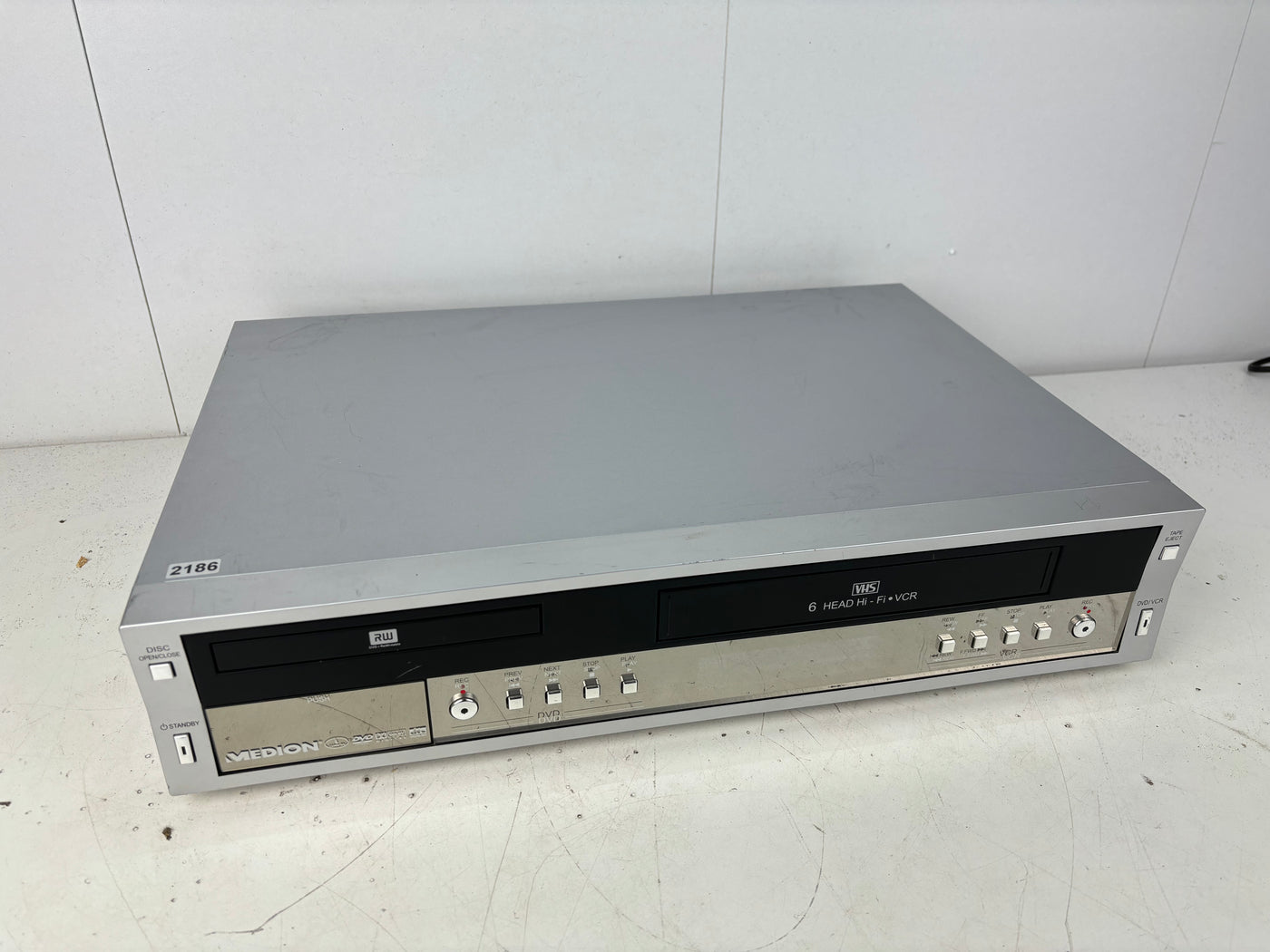 Medion MD 80054 - VHS Videorecorder / DVD Combi