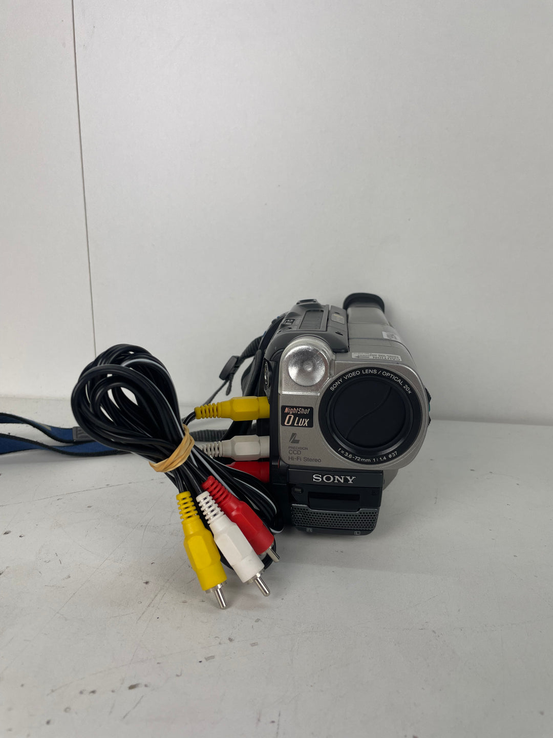Sony NP-F330 Digita Handycam Vision Hi8 XR | With Accesoires Sony NP-F330 Digita Handycam Vision Hi8 XR | With Accesoires