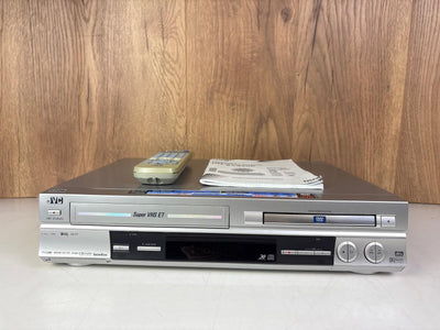 JVC HR-XVS20 Super VHS ET Videorecorder DVD Player