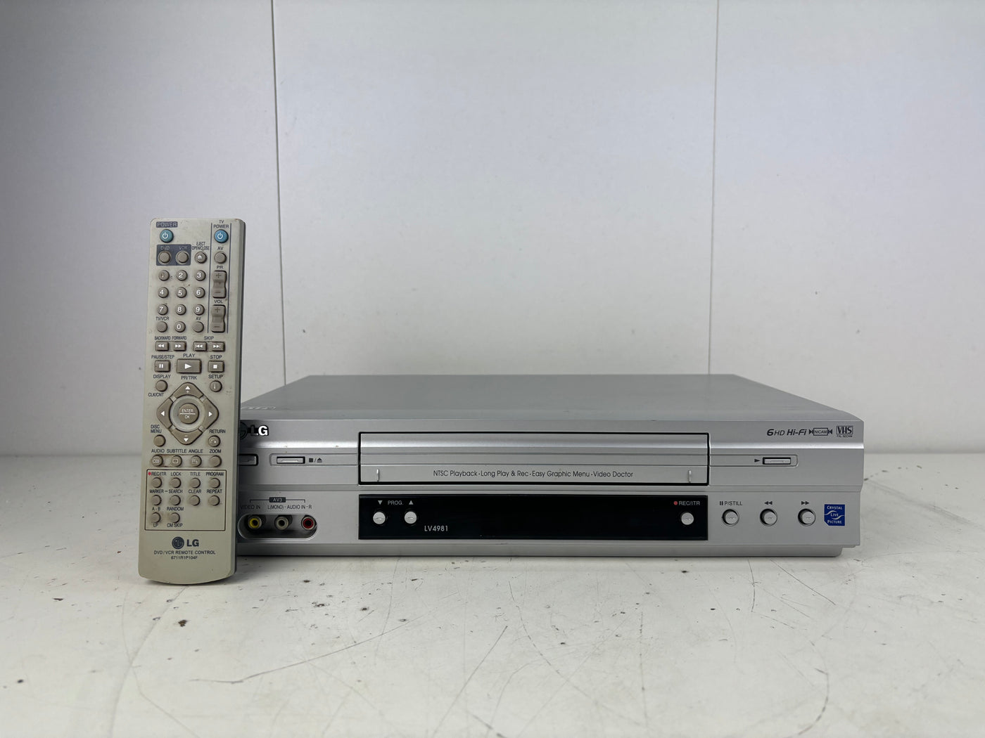 LG LV4981 Video Cassette Recorder - With Remote