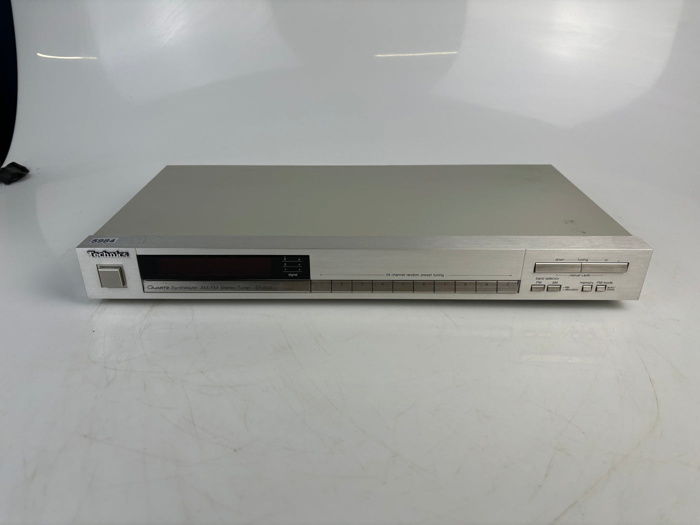 Technics ST-600 AM/FM Stereo Tuner