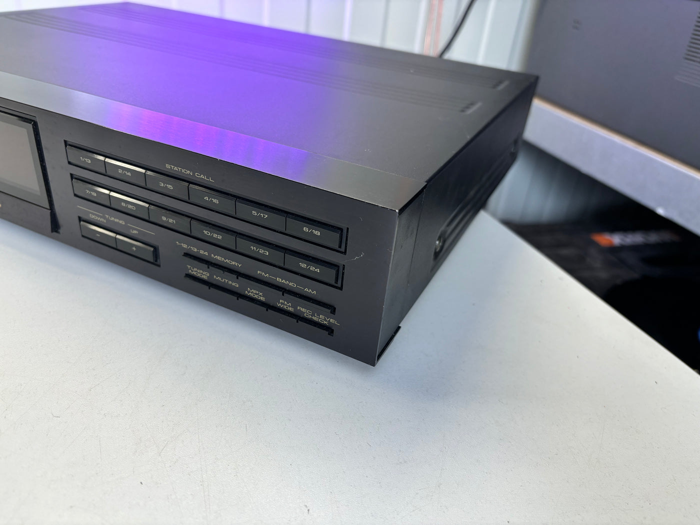 Pioneer F-737 FM/AM Stereo Tuner