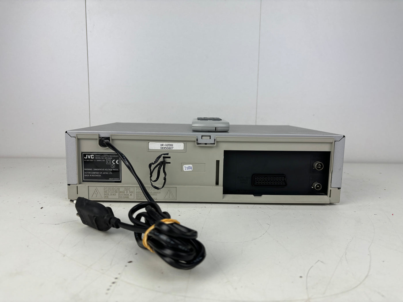 JVC HR-V200 VHS Video Cassette Recorder