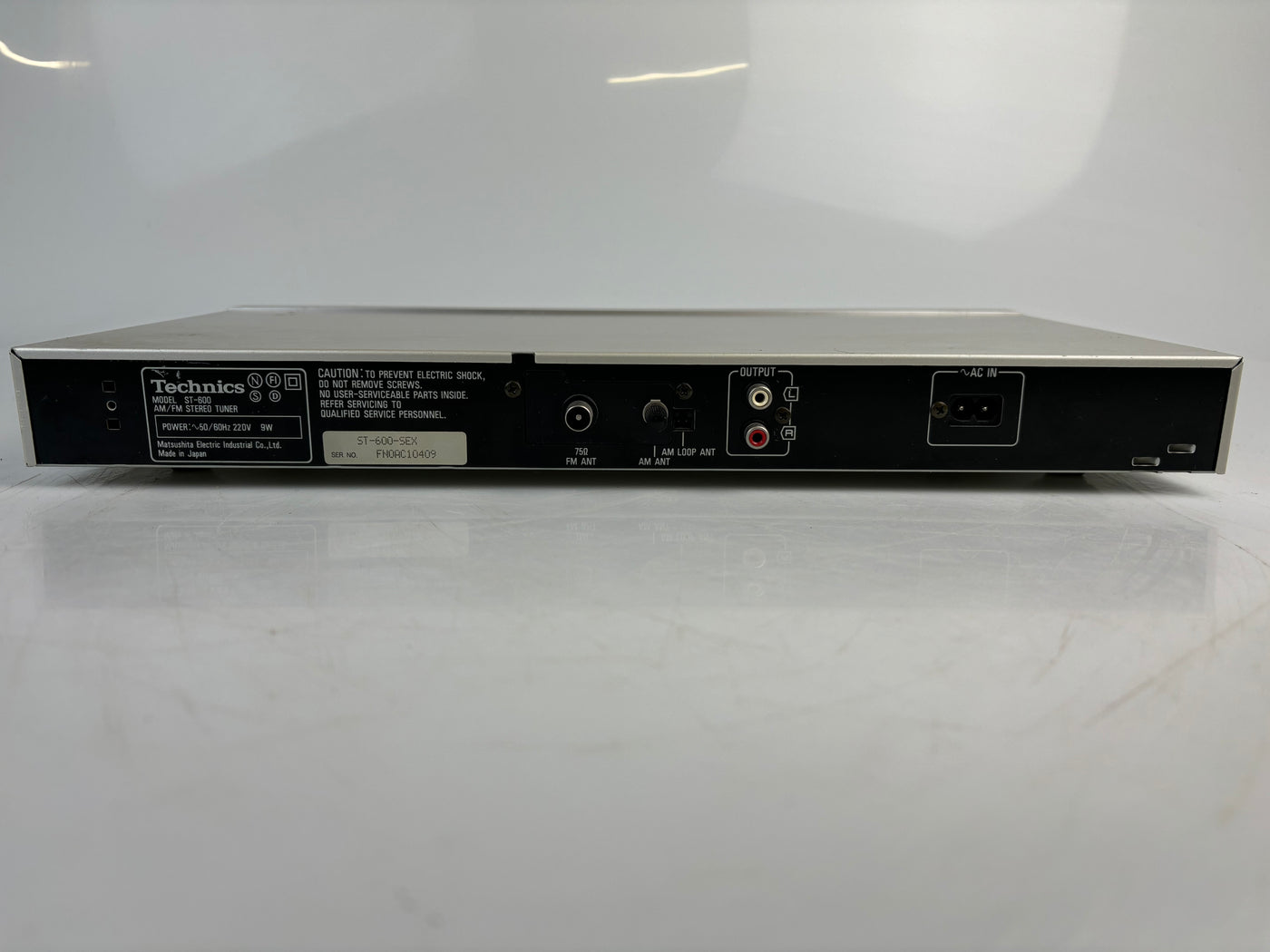 Technics ST-600 AM/FM Stereo Tuner