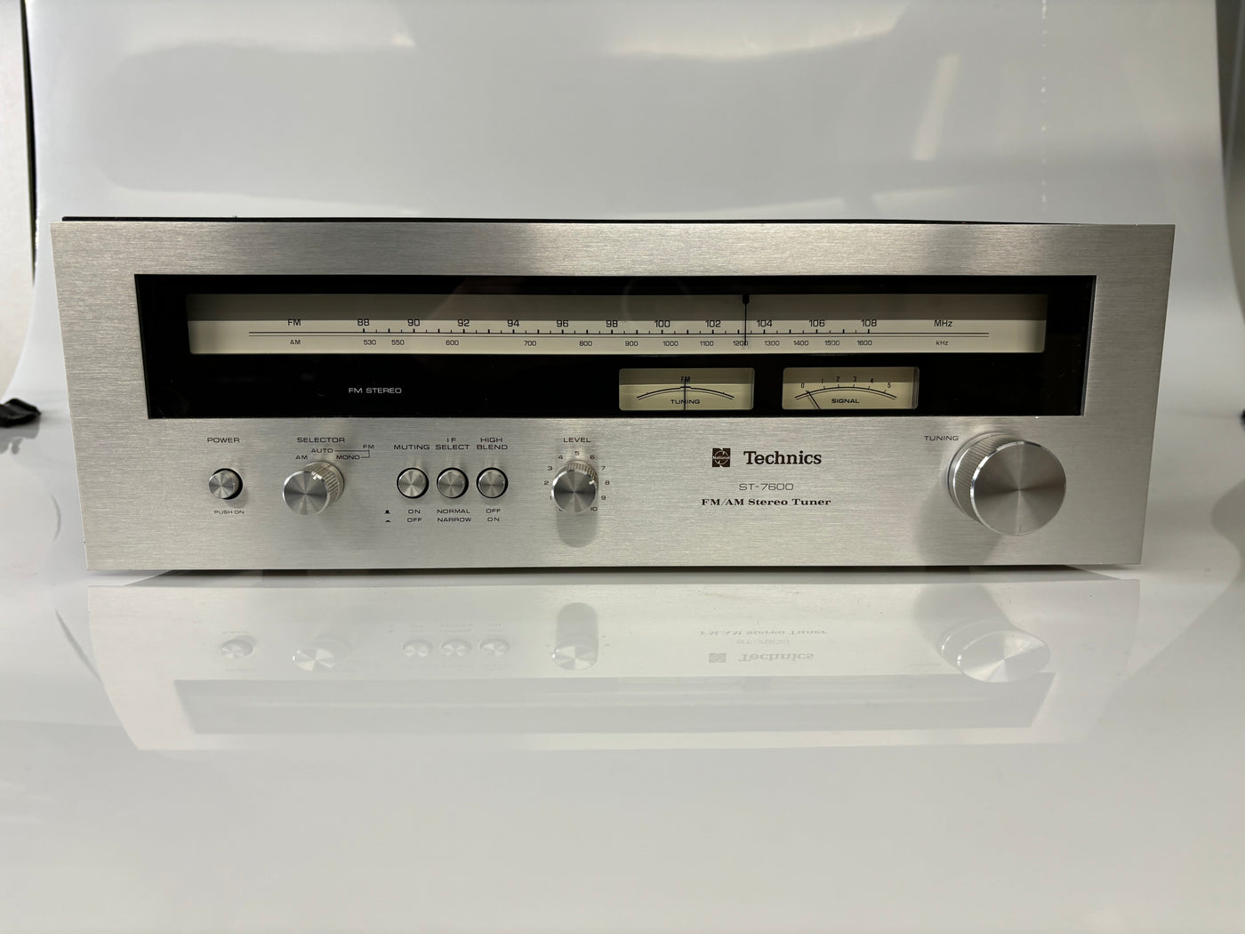 Technics ST-7600 AM/FM-stereotune