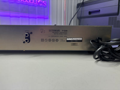 Luxman T-250 FM/AM Stereo Tuner