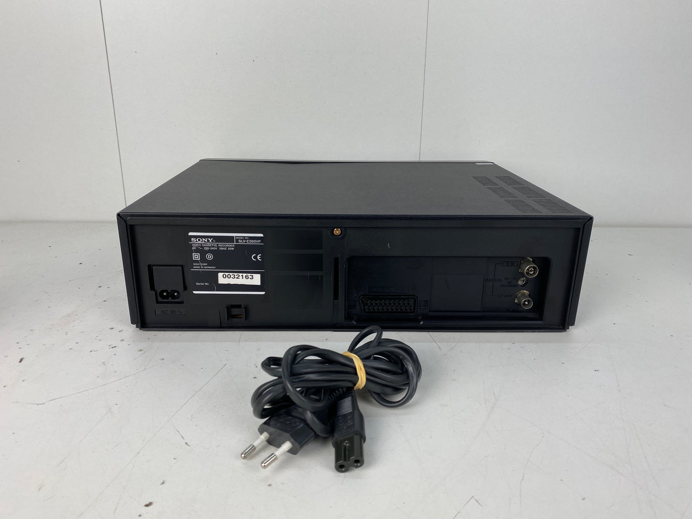Sony SLV-E260 VHS Video Cassette Recorder