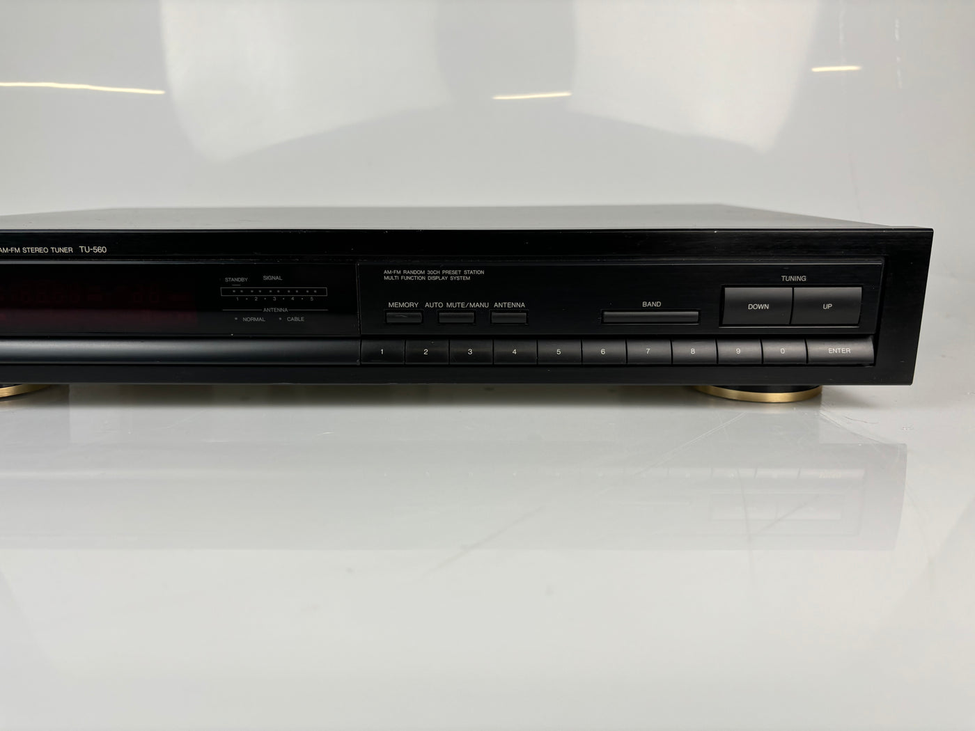 Denon TU-560 Precision Audio Component / AM-FM Stereo Tuner