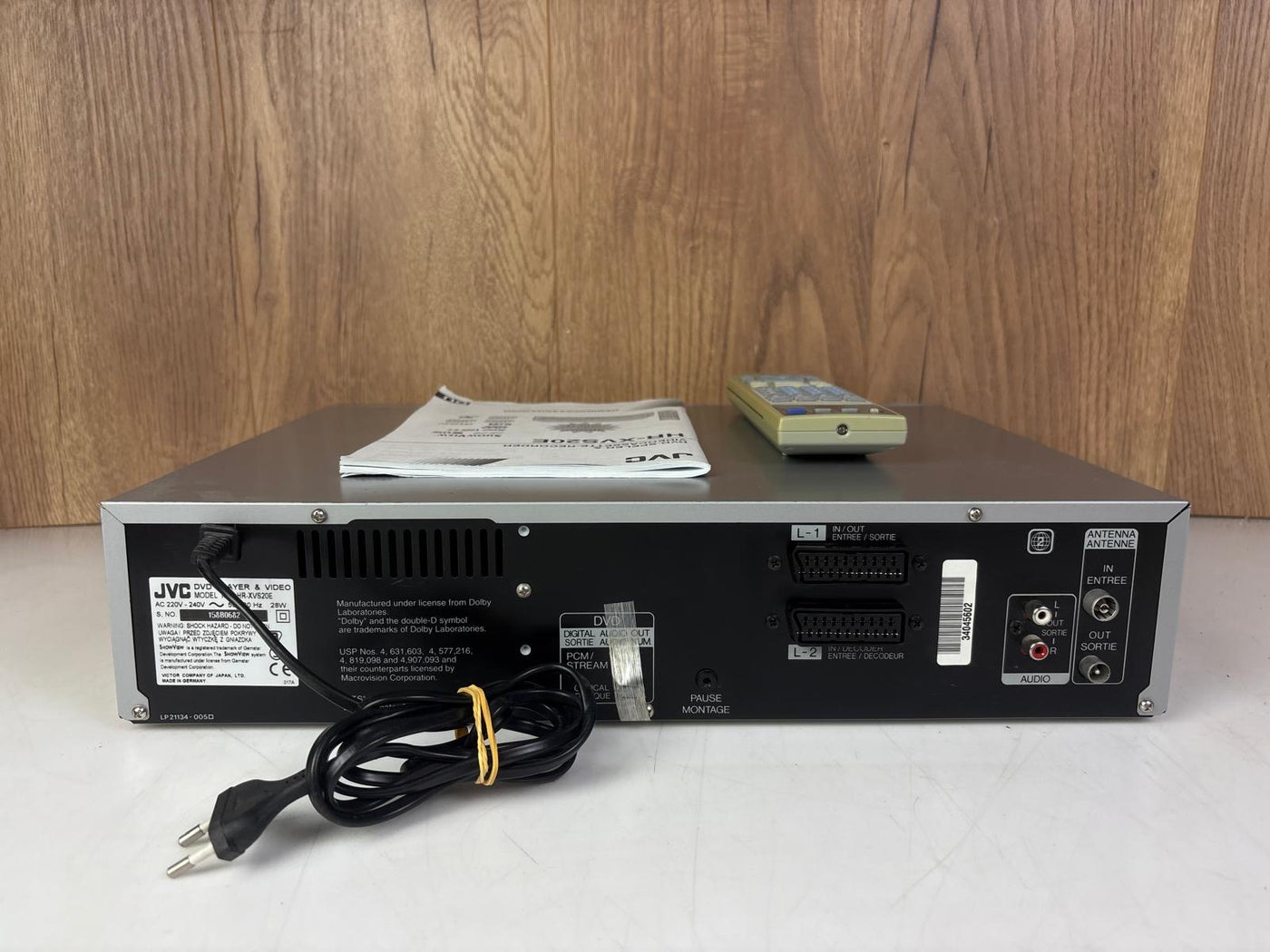 JVC HR-XVS20 Super VHS ET Videorecorder DVD Player