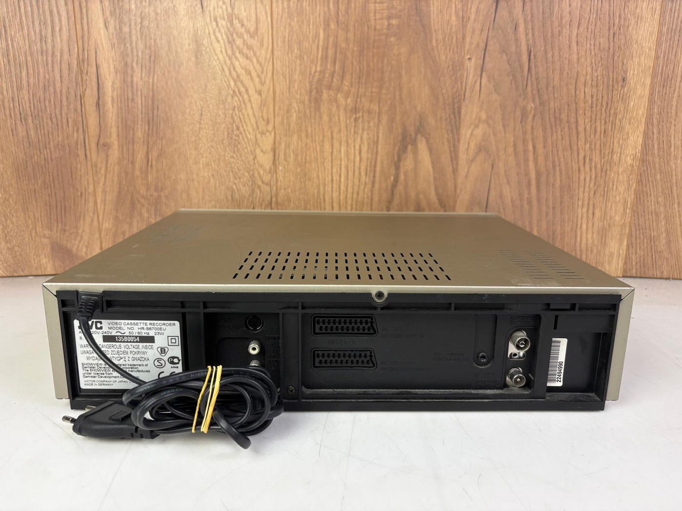 JVC HR-S6700 Super VHS ET Video Cassette Recorder