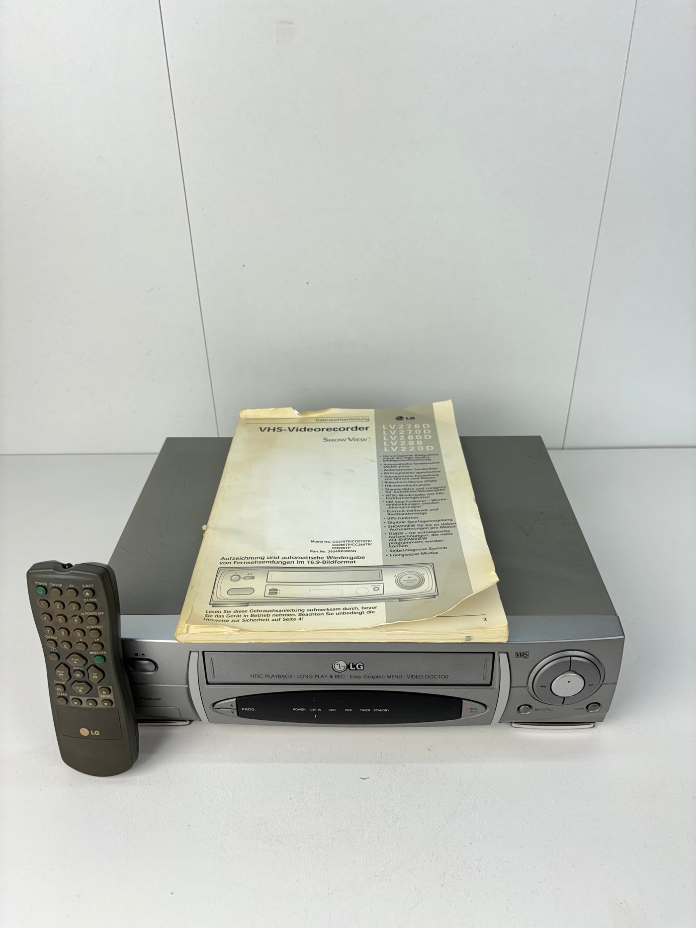 LG LV220D VHS Videorecorder | With Remote & Manual