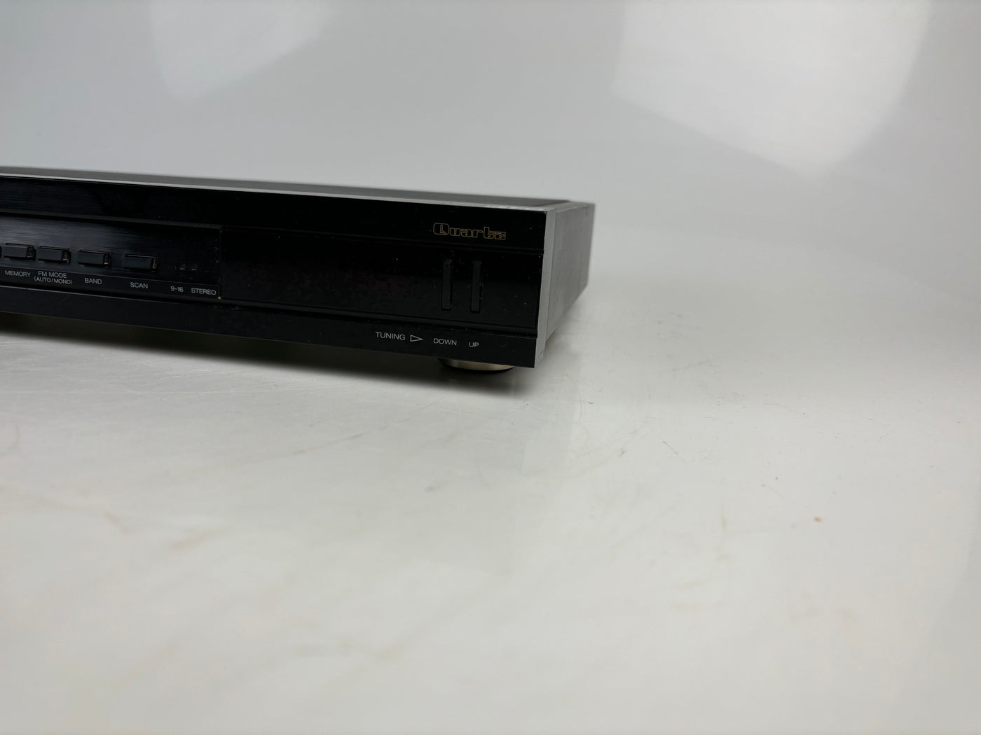 Akai AT-25L Quartz Synthesizer Tuner