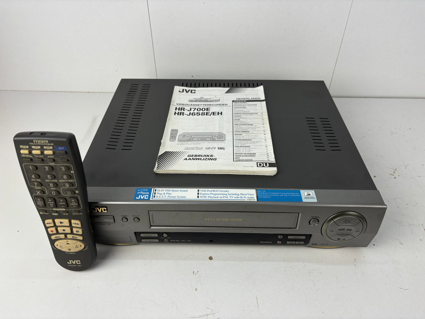 JVC HR-J700 Video Cassette Recorder - With Remote & User Manual