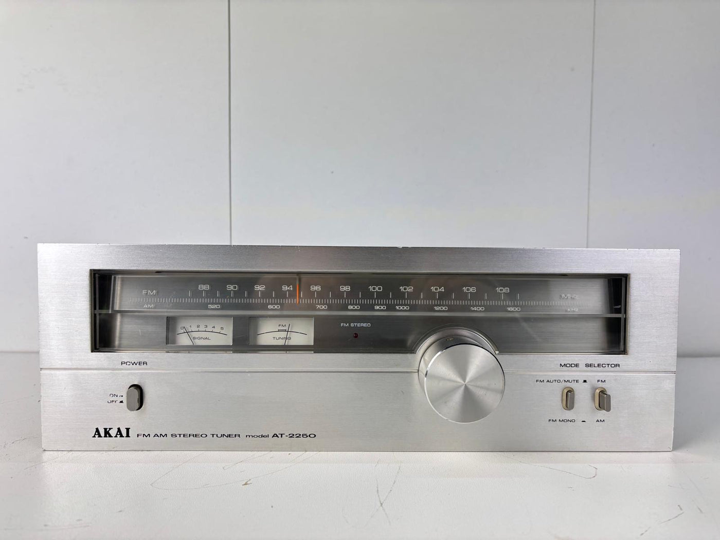 Akai AT-2250 FM AM Stereo Tuner