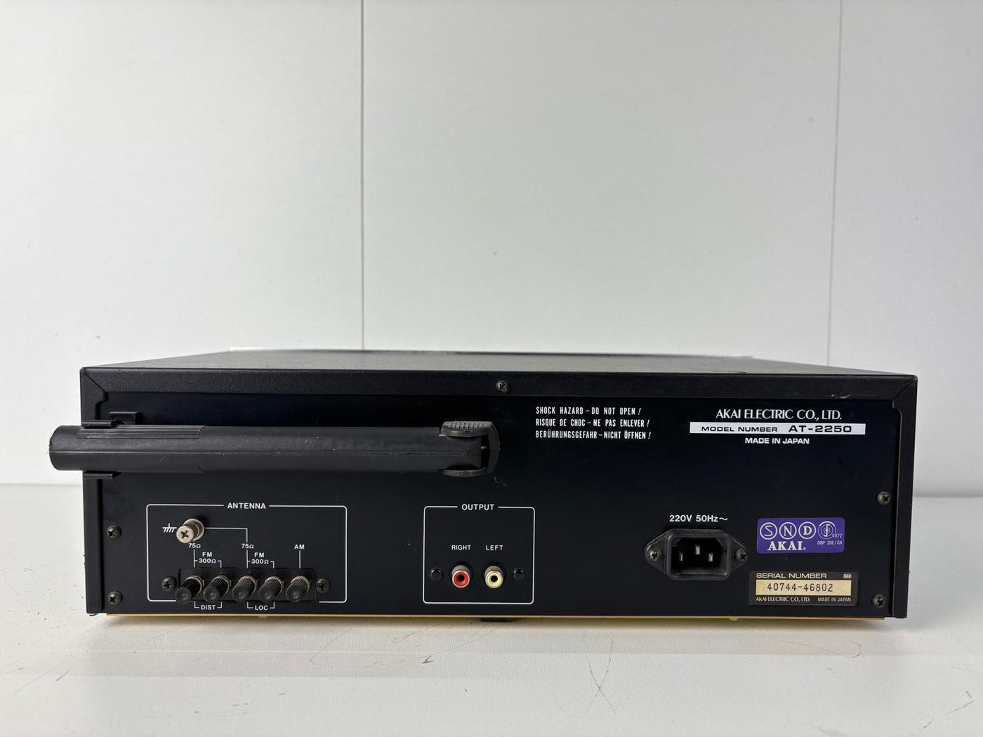 Akai AT-2250 FM AM Stereo Tuner