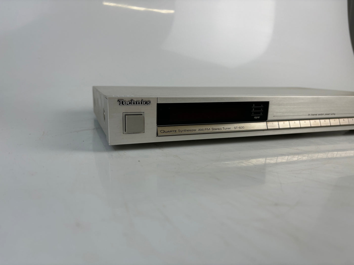 Technics ST-600 AM/FM Stereo Tuner