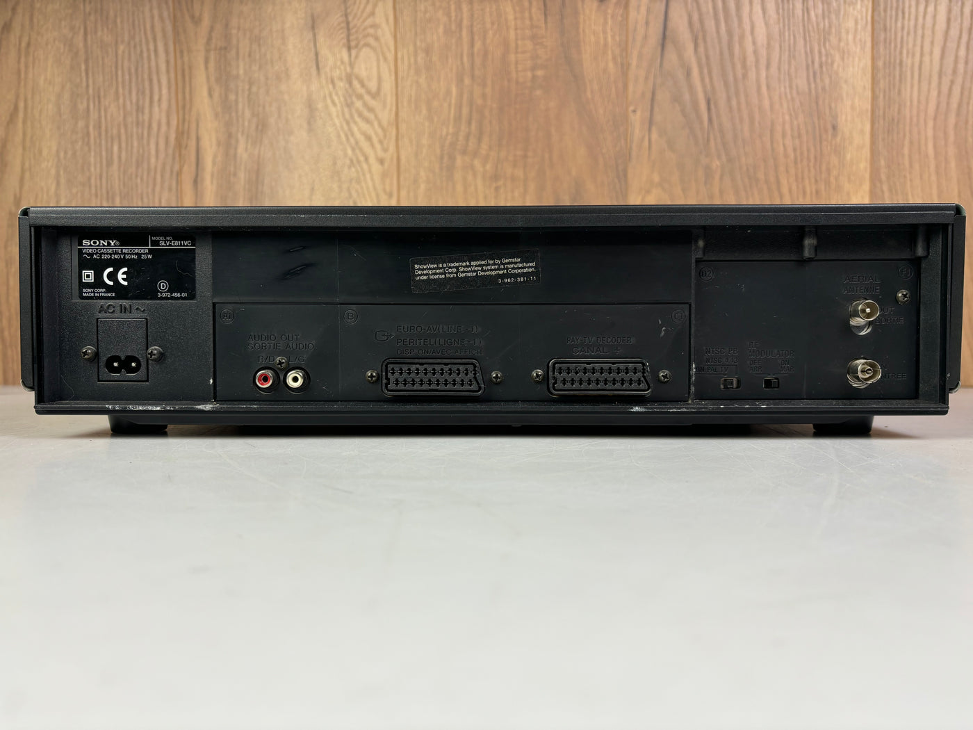 Sony SLV-E811 Video Cassette Recorder VHS