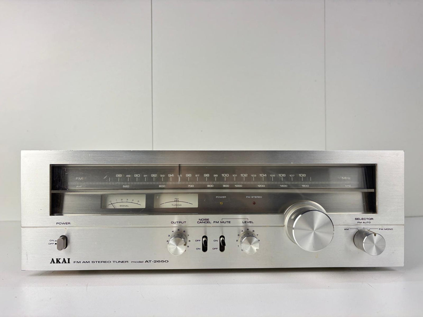 Akai AT-2650 FM AM Stereo Tuner