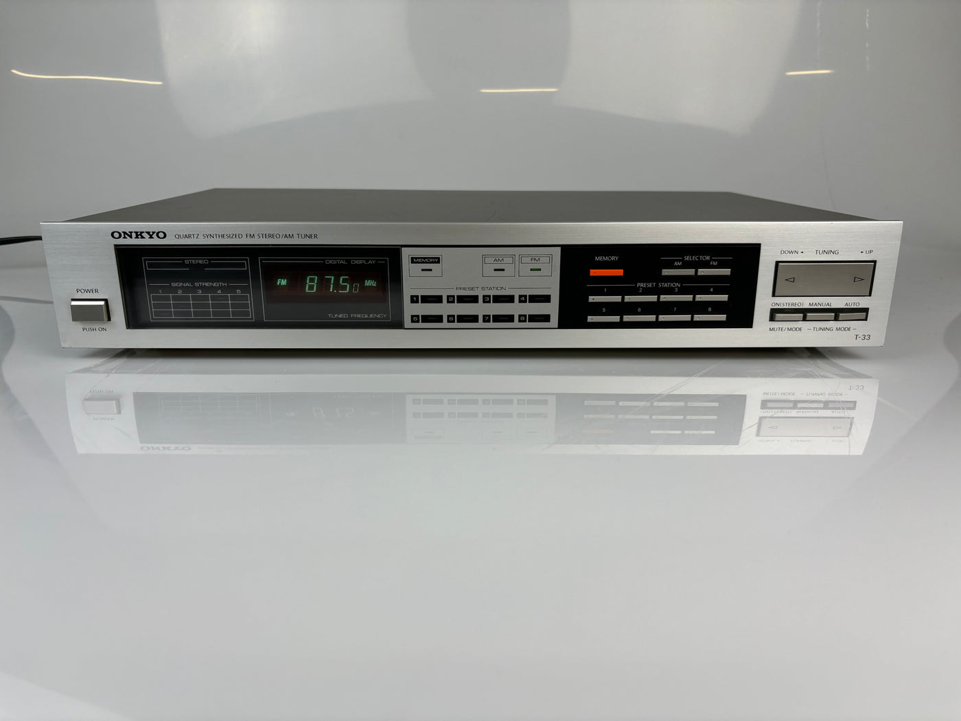 Onkyo T-33 Synthesized AM/FM Tuner