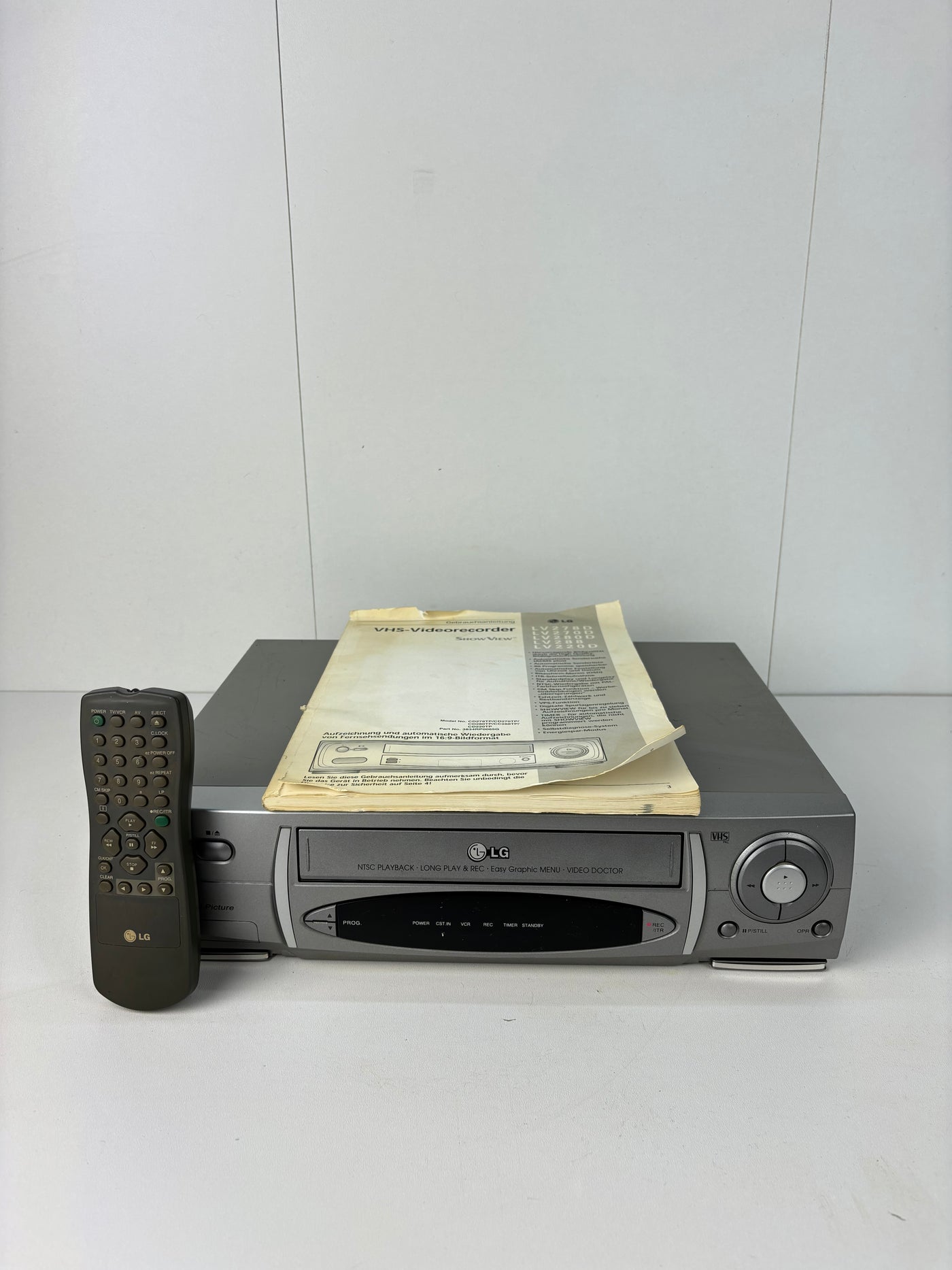 LG LV220D VHS Videorecorder | With Remote & Manual