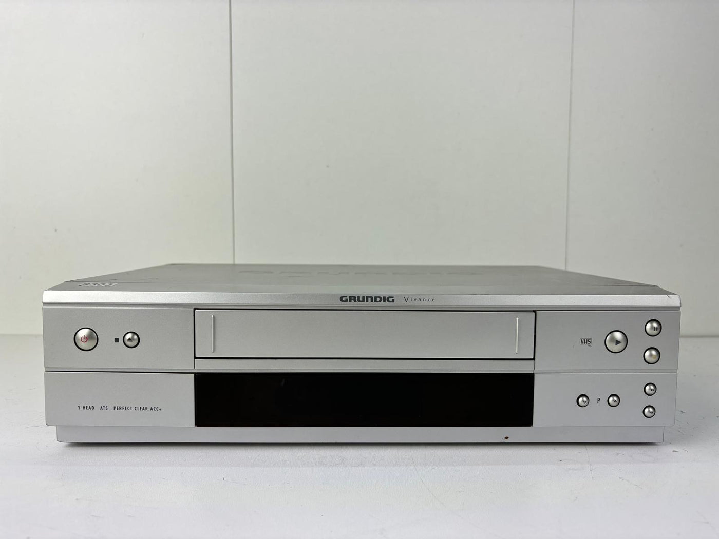 Grundig Vivance GV 3200 Video Cassette Recorder VHS