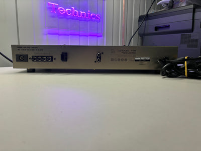 Luxman T-250 FM/AM Stereo Tuner