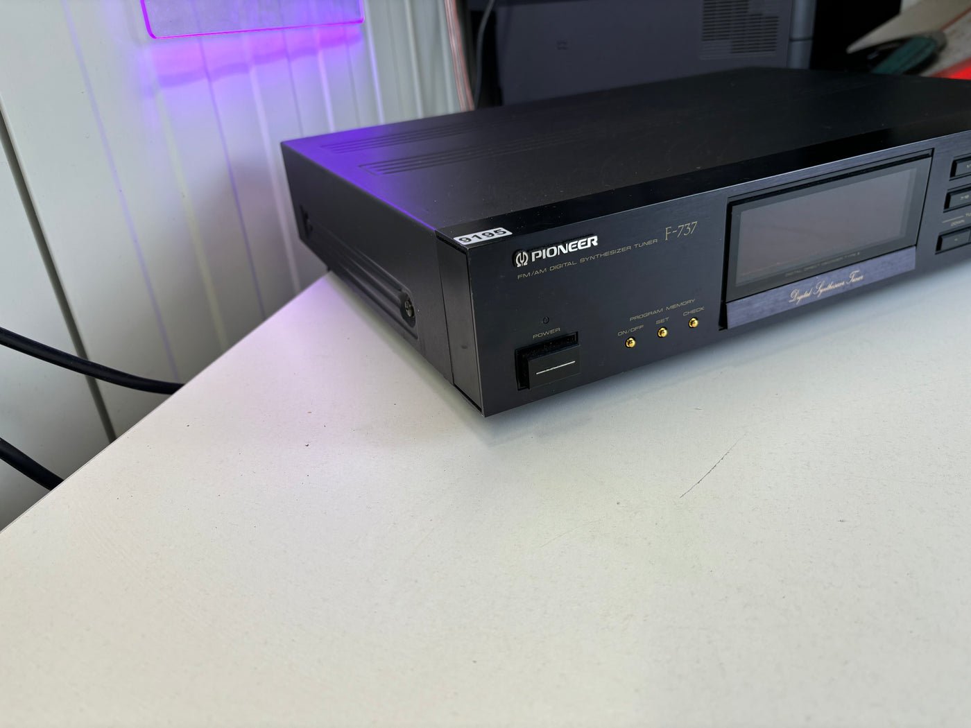 Pioneer F-737 FM/AM Stereo Tuner