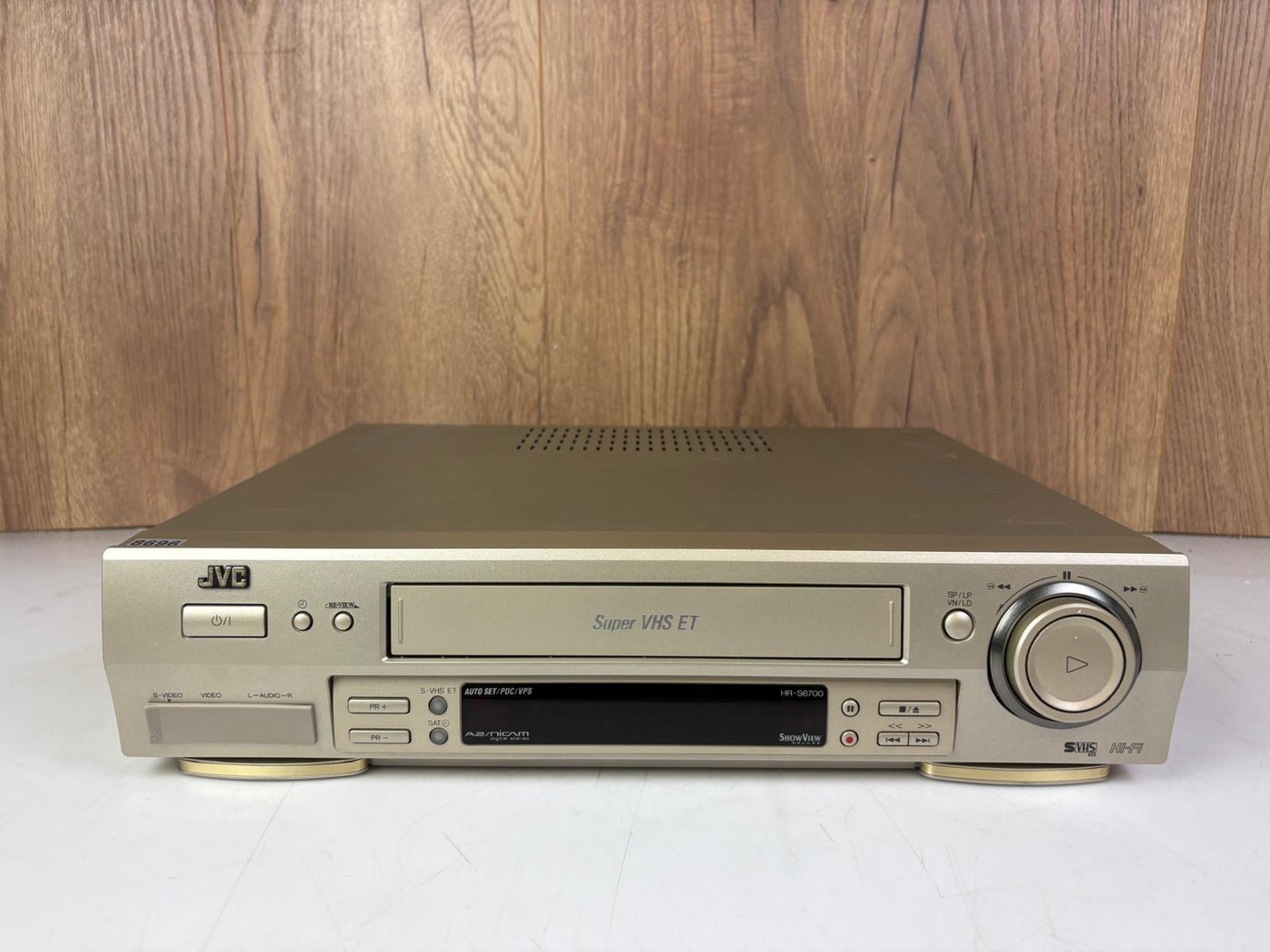 JVC HR-S6700 Super VHS ET Video Cassette Recorder