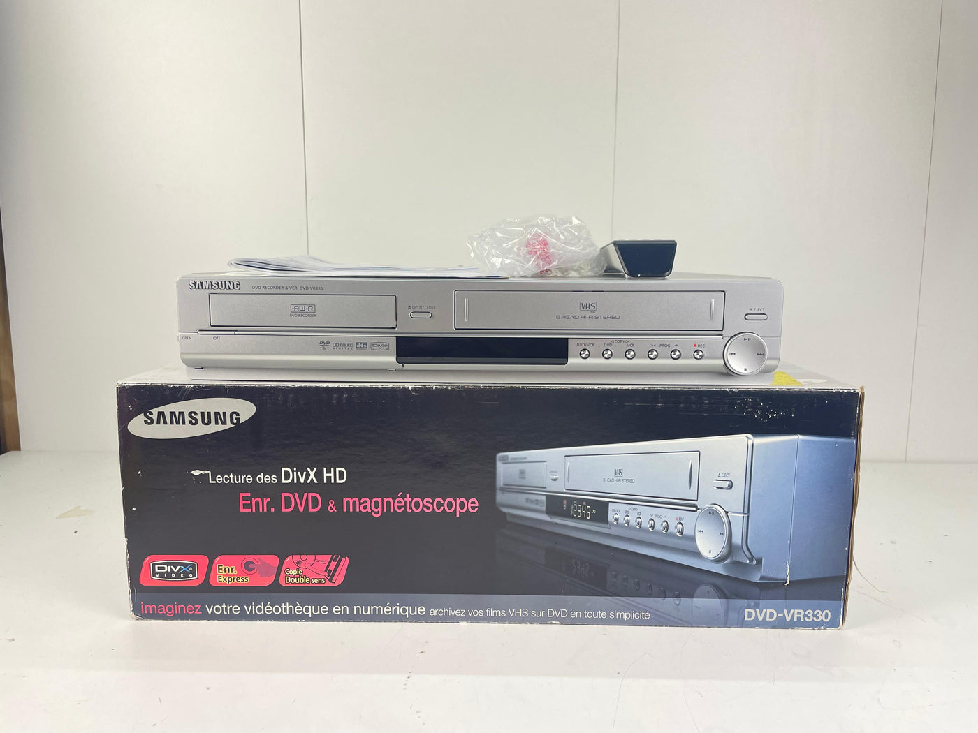 Samsung DVD-VR330 DVD Recorder / VHS COMBI IN ORIGINAL BOX