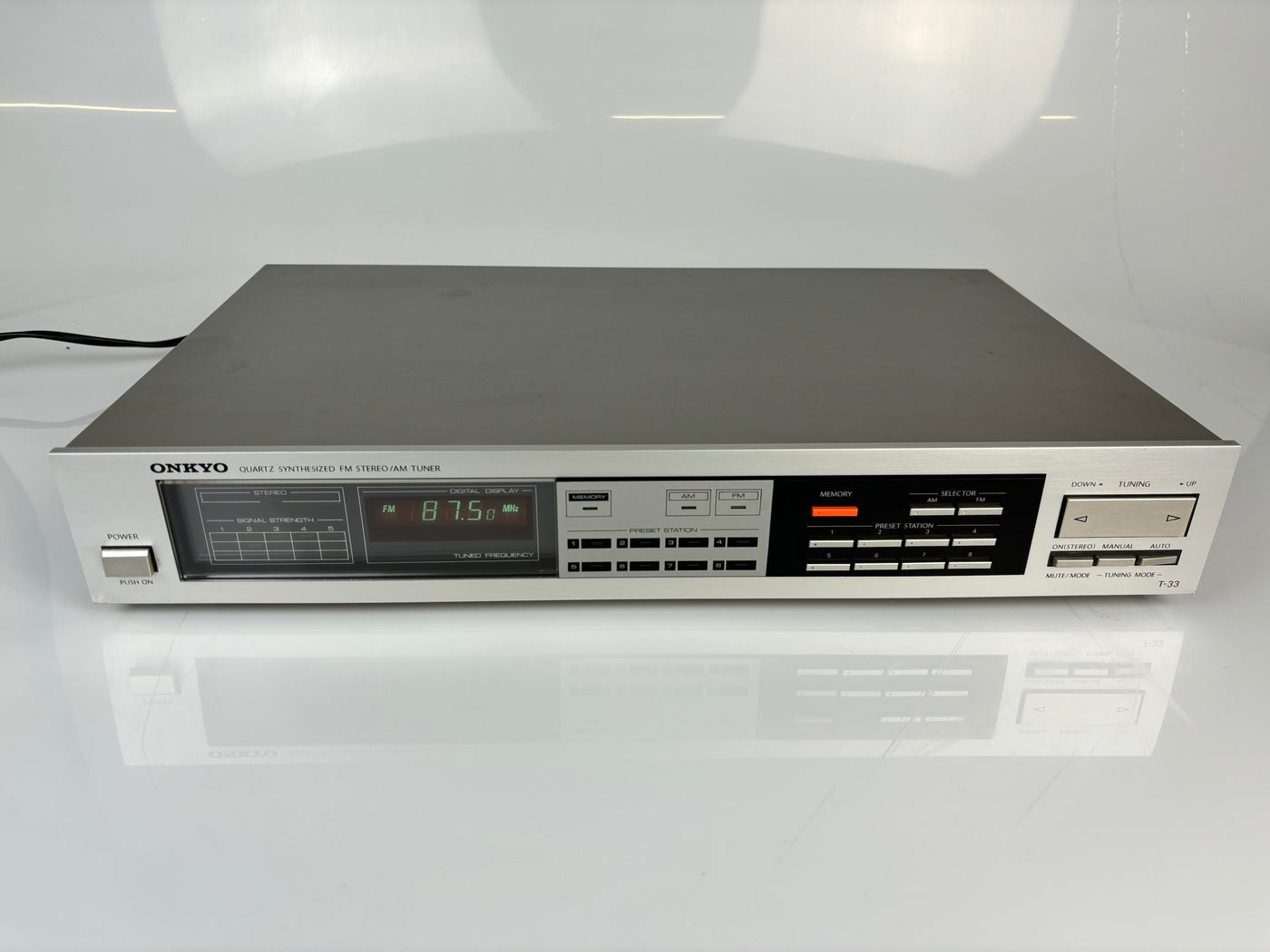 Onkyo T-33 Synthesized AM/FM Tuner
