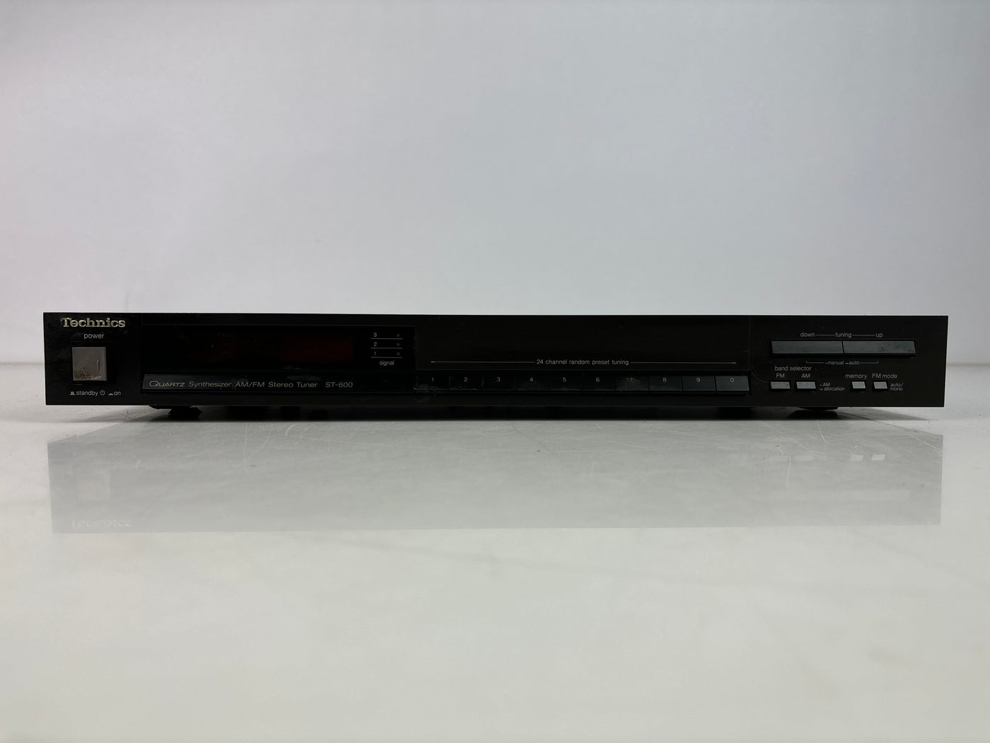 Technics ST-600 AM/FM Stereo Tuner