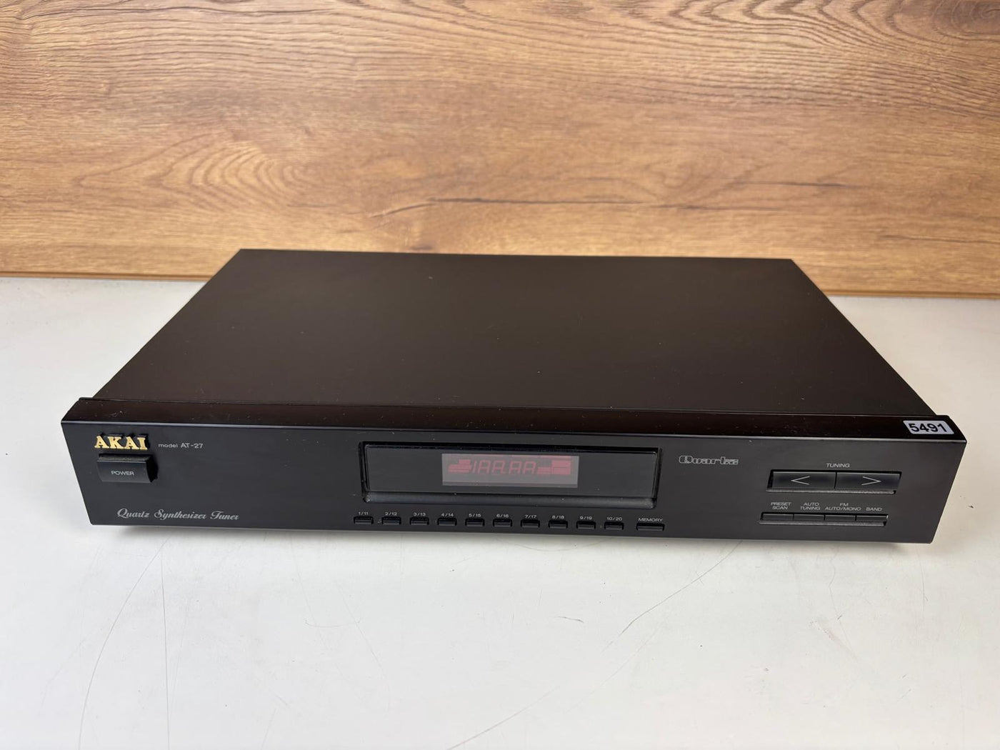 Akai AT-27 Quartz Synthesizer Tuner